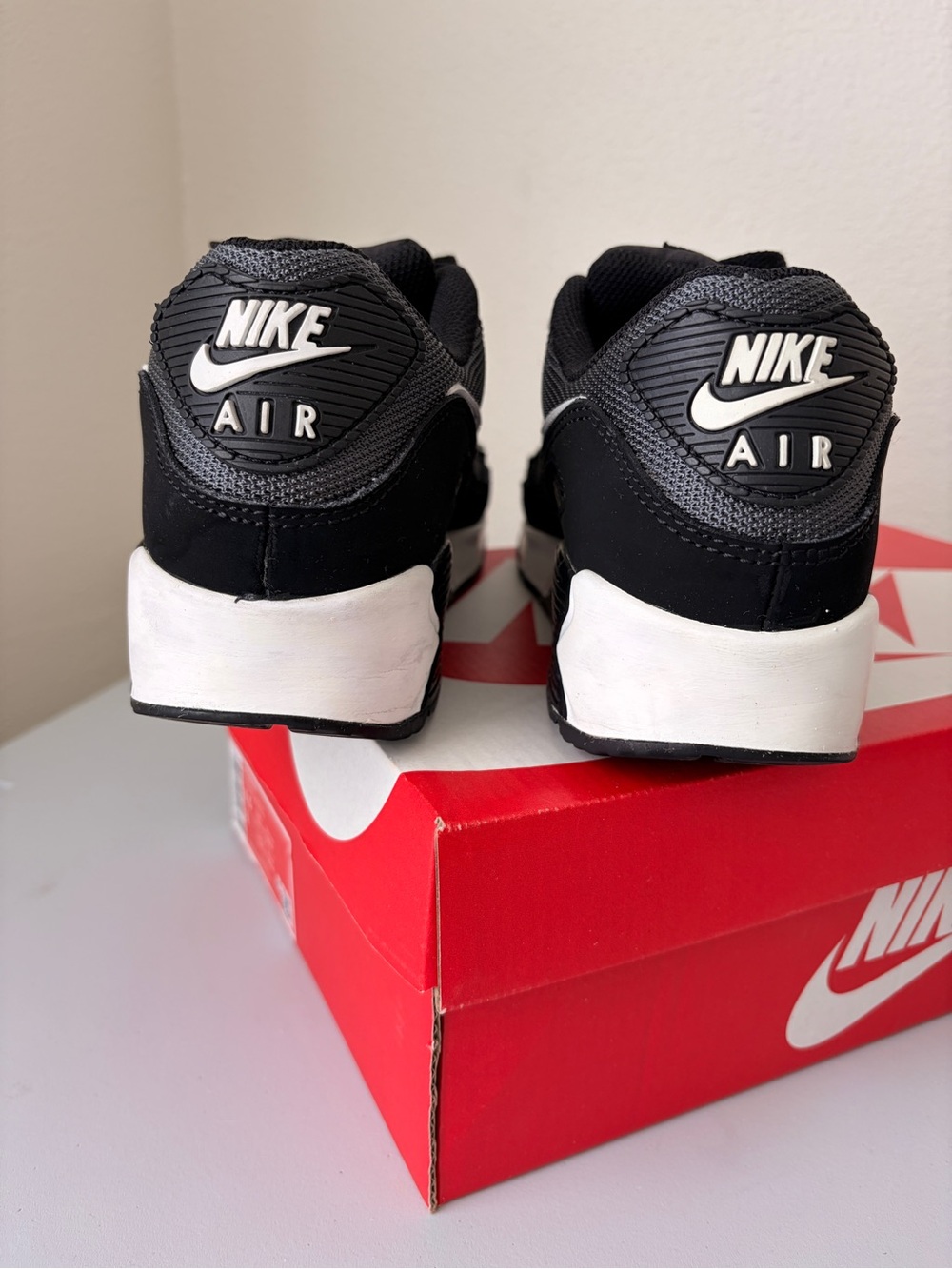 Nike Air Max 90 Sneakers - Black, Gray & White iron smoke grey 6.5 8 classic - Picture 4 of 6